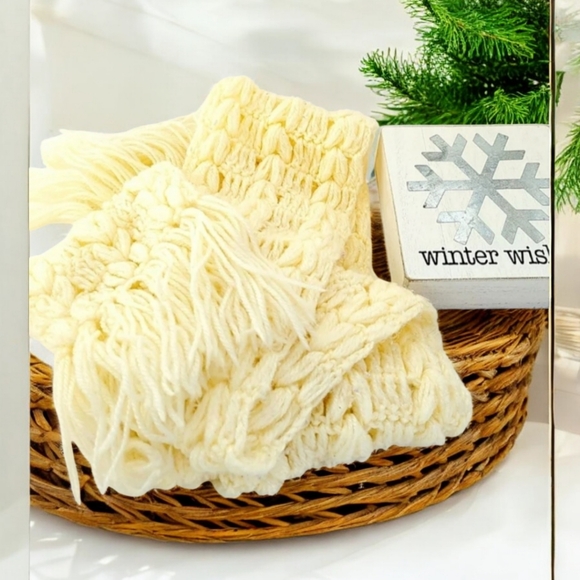 Winter white chunky knit fringed scarf - Picture 1 of 4